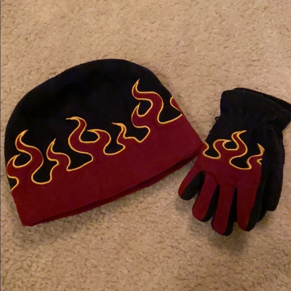Boys LL Bean hat and matching gloves